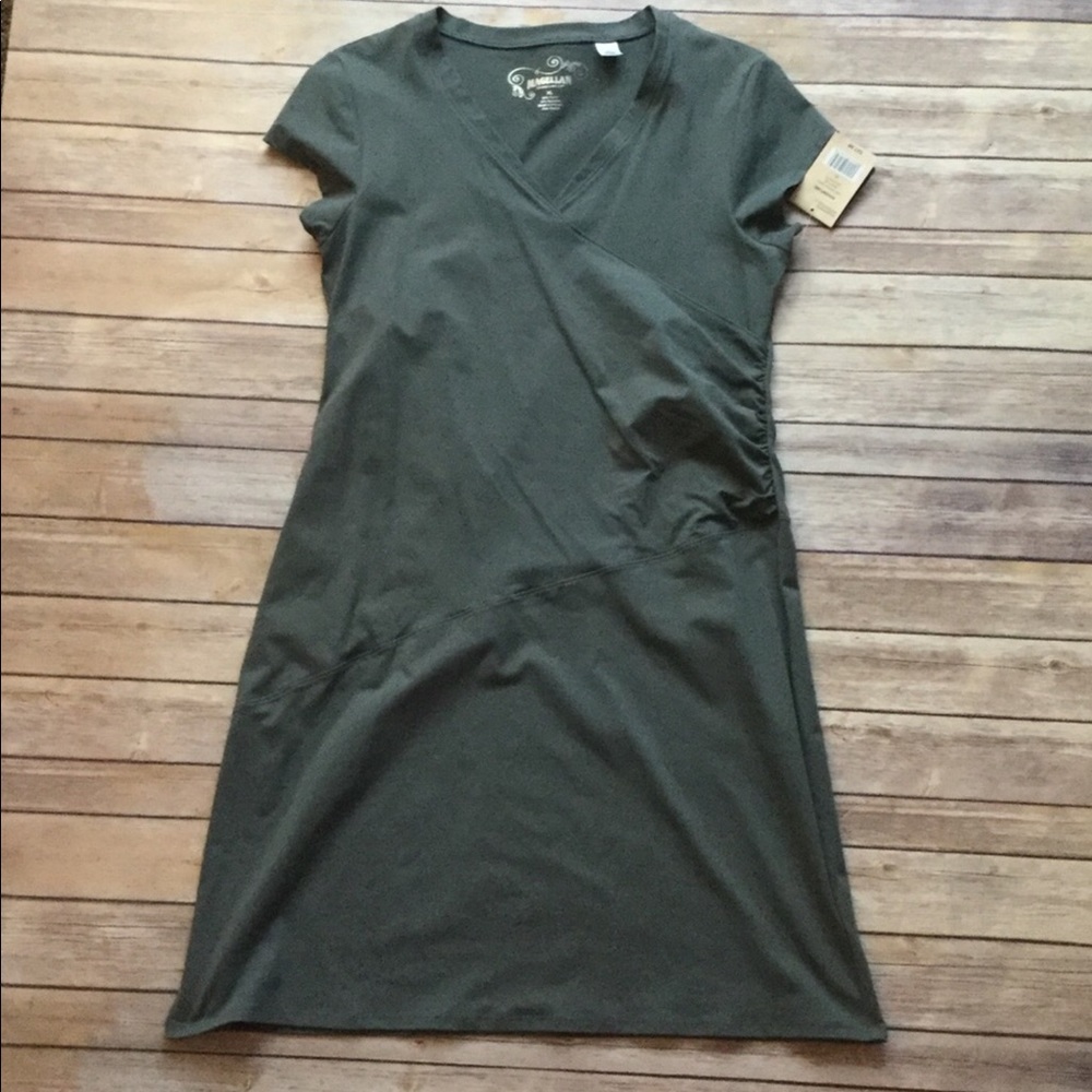 Magelllan Faux wrap dress.  UPF.  Size XL.